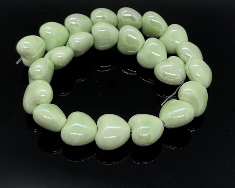 Бусины керамические сердечки цвет зеленый размер 15,5*12*11мм